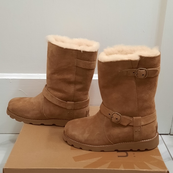 NEW! UGG NOIRA SHEEPSKIN BOOTS, Women's Size 7 - Picture 4 of 7
